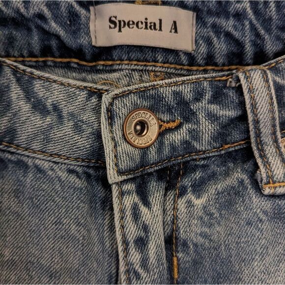 5/$20 Special A Distressed Boyfriend Jeans Size 3 - Picture 4 of 7